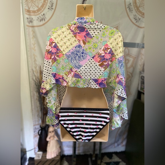 Victoria’s Secret Floral Patchwork Open Kimono Robe w/ Scalloped Edge Mini Wrap - Picture 5 of 7